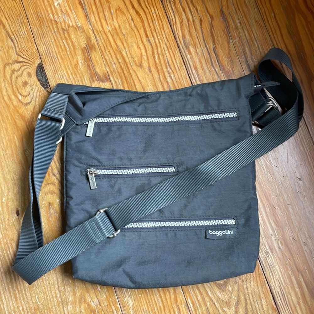 Baggallini crossbody